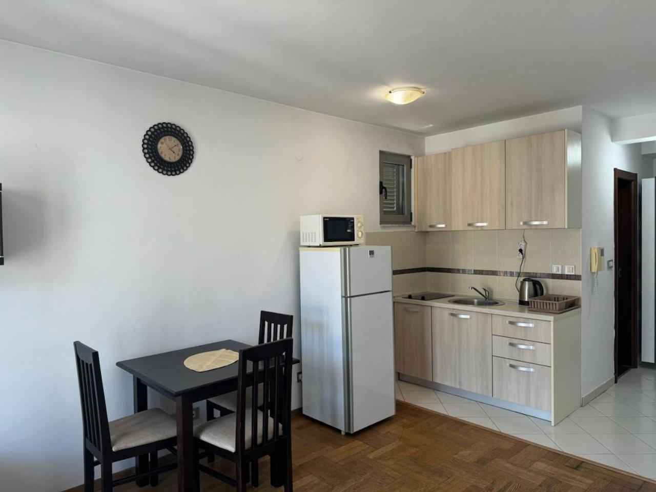 Apartments Montreal Budva Quarto foto